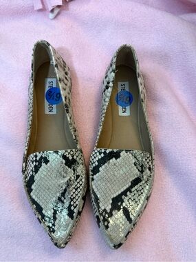 Steve Madden snakeskin flats